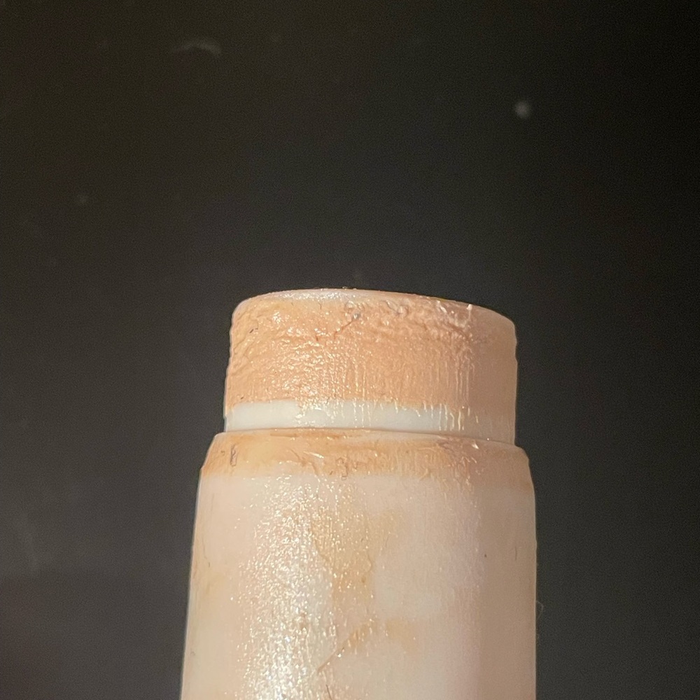 Glossier highlighter - Picture 3 of 3